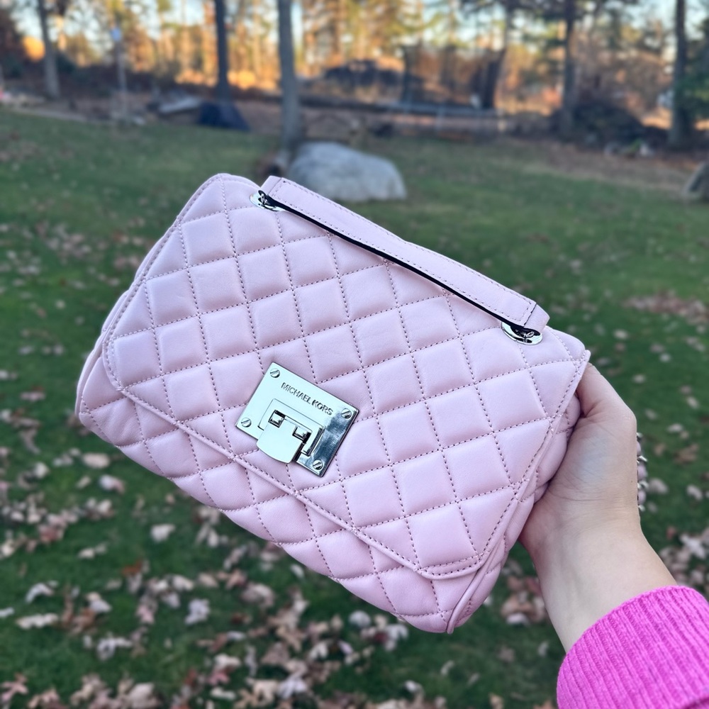 Clearance! New without Tag Michael Kors Chain Crossbody Purse in Pink/Silver
